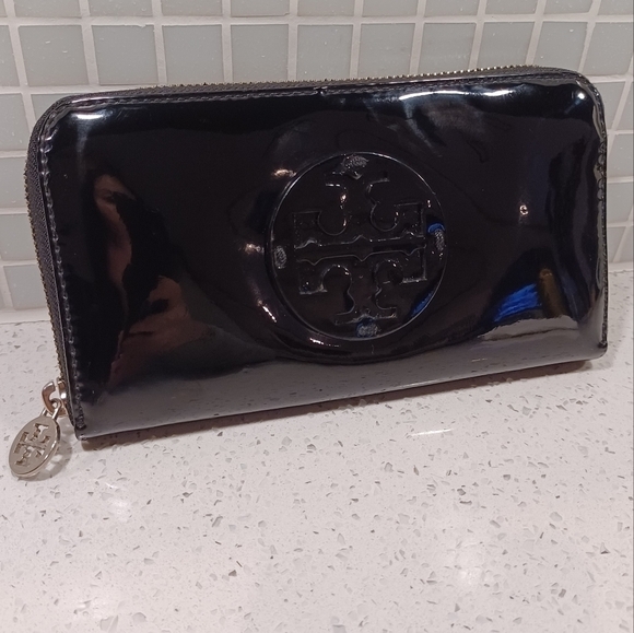Auth! Tory Burch patent leather wallet - Picture 2 of 8